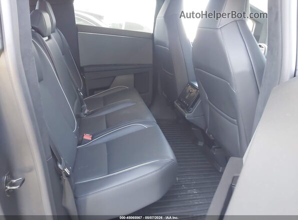 7G2CEHED8RA023494 2024 TESLA CYBERTRUCK Серебряный Вид задних сидений