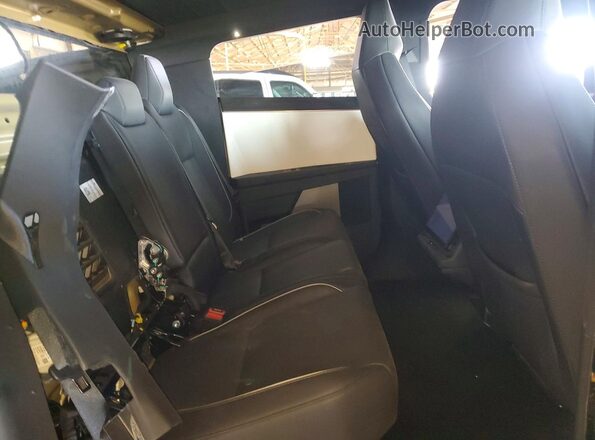 7G2CEHEDXRA015865 2024 TESLA CYBERTRUCK Серебряный Вид задних сидений