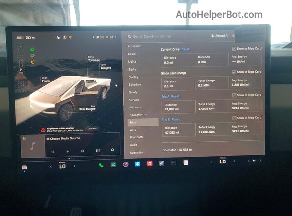 7G2CEHEDXRA015865 2024 TESLA CYBERTRUCK Серебряный Вид щитка приборов