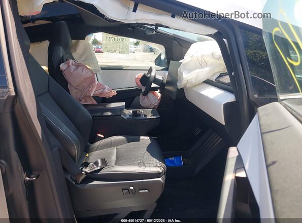 7G2CEHEE1RA034846 2024 TESLA CYBERTRUCK Silver Սալոնի դիմացի տեսք