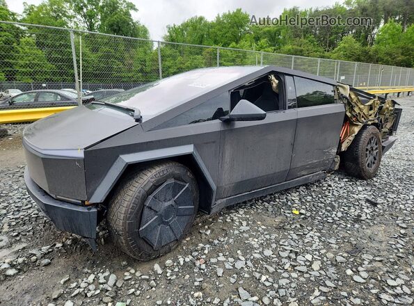 7G2CEHEE2RA007042 2024 TESLA CYBERTRUCK Серый Передняя левая четверть