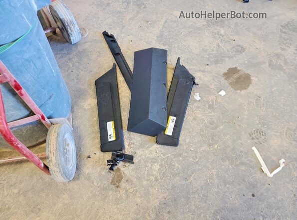 7G2CEHEEXRA025241 2024 TESLA CYBERTRUCK Черный Вид подкапотного пространства