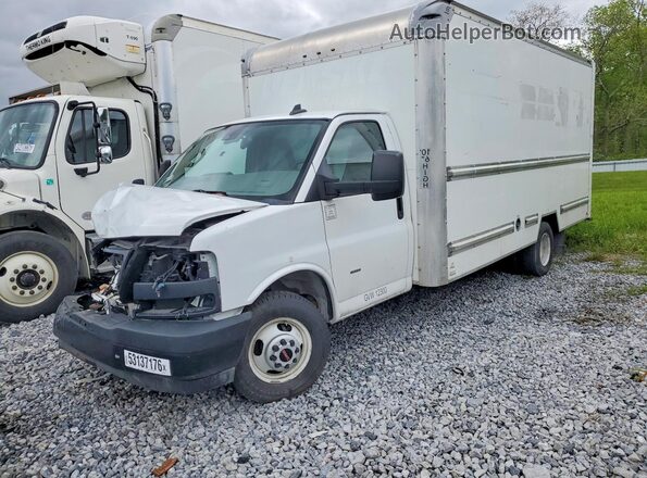 7GZ37TC73MN013372 2021 GMC SAVANA White Передня ліва чверть