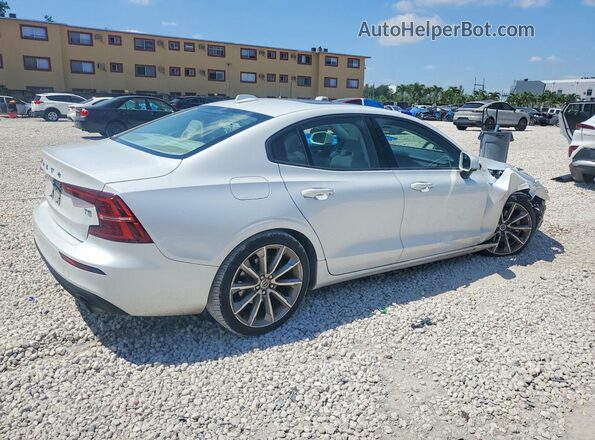 7JR102FK4LG043875 2020 VOLVO S60 Белый Задняя правая четверть