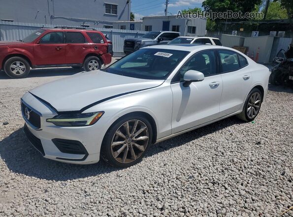 7JR102FK4LG043875 2020 VOLVO S60 Белый Передняя левая четверть