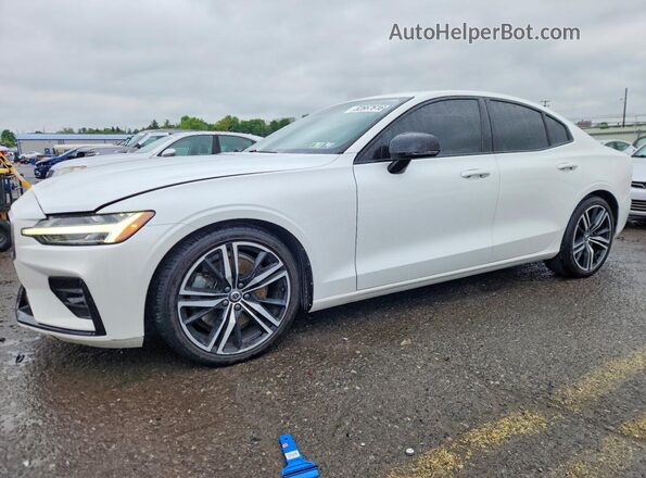 7JRA22TM6KG014005 2019 VOLVO S60 Белый Передняя левая четверть