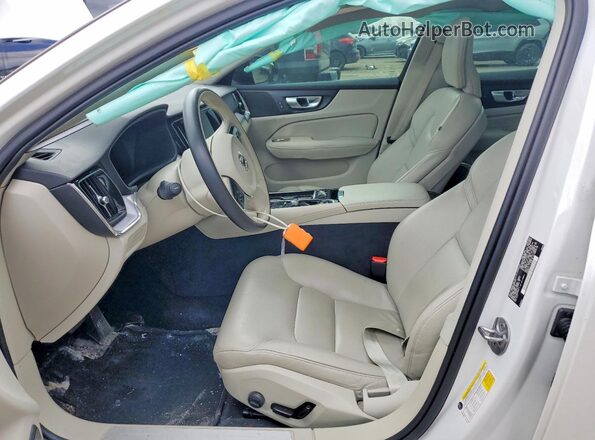 7JRH60FK5RG317871 2024 VOLVO S60 White Widok wnętrza z przodu
