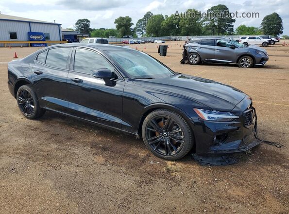 7JRL12FH6RG285747 2024 VOLVO S60 Черный Передняя правая четверть