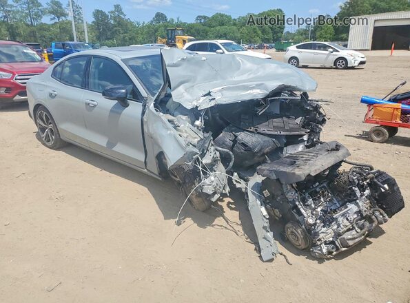 7JRL12FK4RG310561 2024 VOLVO S60 Серый Передняя правая четверть