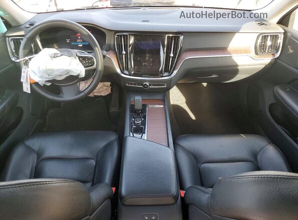 7JRL12FL7RG280108 2024 VOLVO S60 Silver Vista del salpicadero