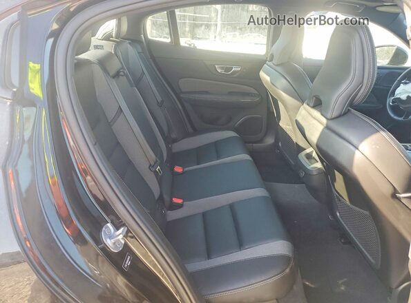 7JRL12THXRG289238 2024 VOLVO S60 Black Vista de los asientos traseros