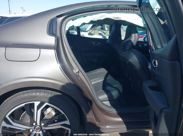 7JRL12TL2RG316887 2024 VOLVO S60 Черный Вид наклейки с VIN-кодом