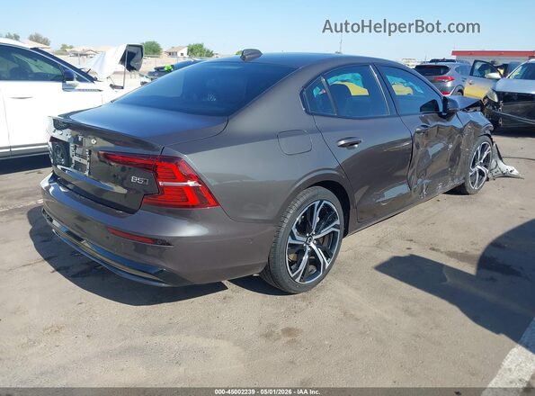 7JRL12TL2RG316887 2024 VOLVO S60 Черный Задняя правая четверть
