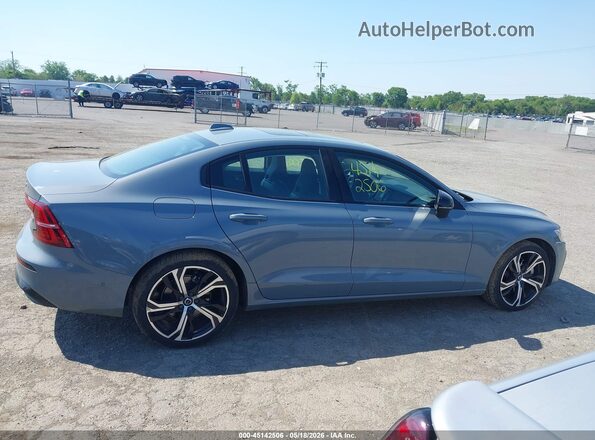7JRL12TL8RG298069 2024 VOLVO S60 Gray Widok wnętrza z tyłu