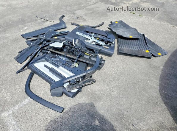 7PDSGABA1PN028086 2023 RIVIAN R1S Gray Engine compartment view