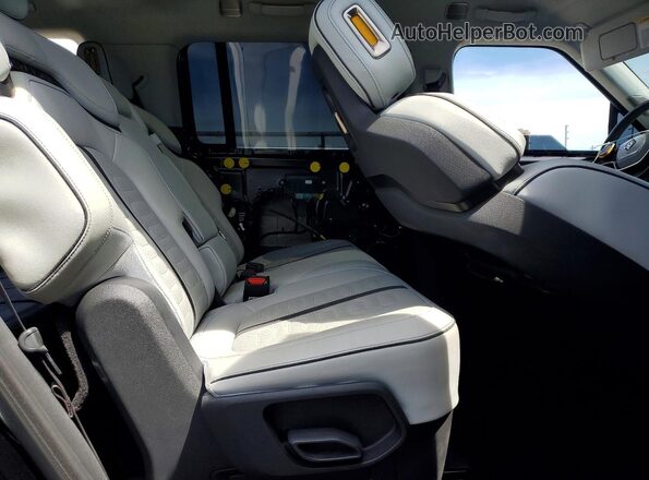 7PDSGABA1PN028086 2023 RIVIAN R1S Gray Rear seats view