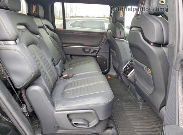 7PDSGABA1PN029318 2023 RIVIAN R1S Черный Вид задней части салона