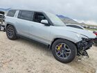 2024 Rivian R1s Adventure Серый vin: 7PDSGABA2RN037012