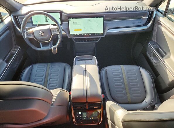 7PDSGBBA1SN064469 2025 RIVIAN R1S Silver Vista del salpicadero