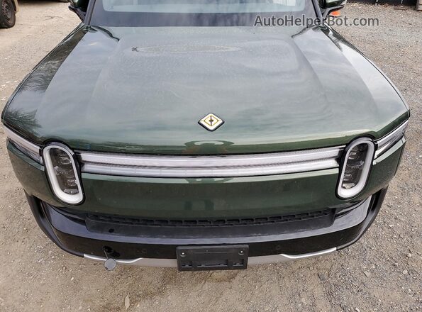 7PDSGBBA7SN048065 2025 RIVIAN R1S Green Widok komory silnika