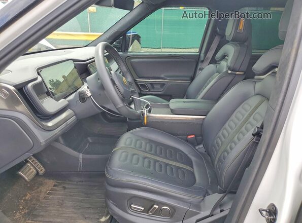 7PDSGCBAXRN031597 2024 RIVIAN R1S Белый Вид салона спереди