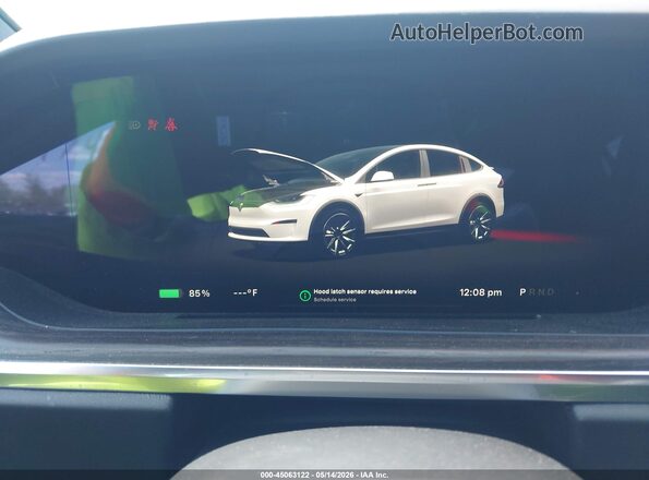 7SAXCBE5XPF377150 2023 TESLA MODEL X White Widok tylnych siedzeń