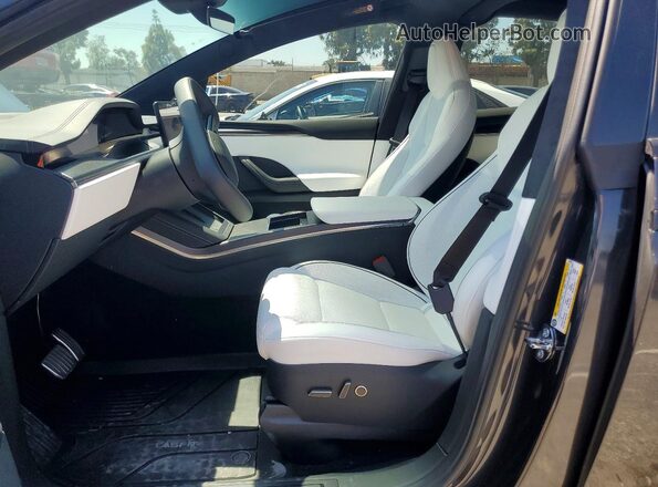 7SAXCBE60TF481391 2026 TESLA MODEL Gray Вид салону спереду