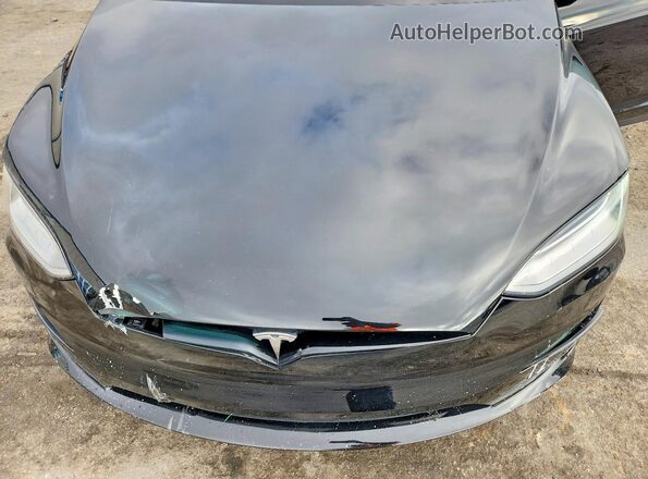 7SAXCBE69NF355386 2022 TESLA MODEL Black ძრავის განყოფილების ხედი