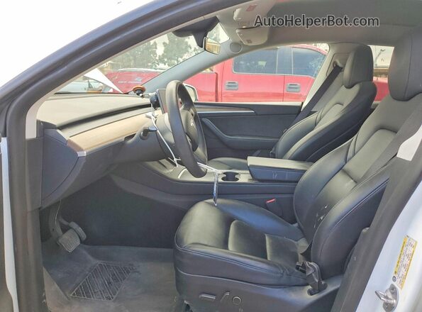 7SAYGAEE0RF984681 2024 TESLA MODEL White Vista interior delantera