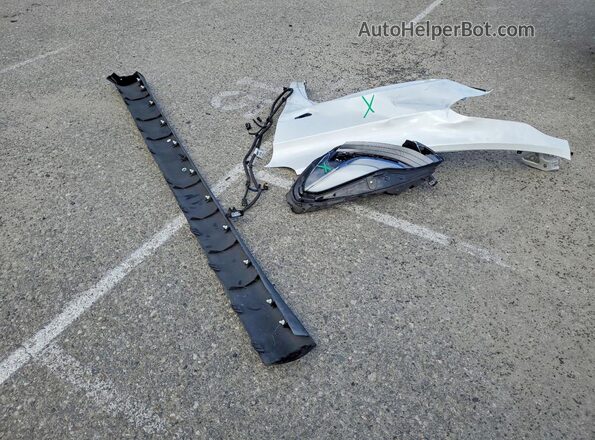 7SAYGAEE0RF984681 2024 TESLA MODEL White Vista del compartimento del motor