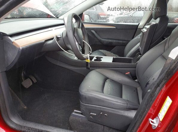 7SAYGAEE1RF001992 2024 TESLA MODEL Red Front interior view