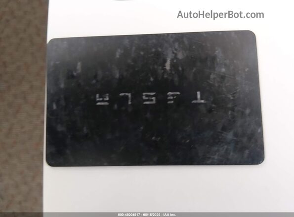 7SAYGAEE2SF251148 2025 TESLA MODEL Y Blue Widok deski rozdzielczej