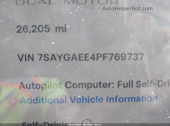 7SAYGAEE4PF769737 2023 TESLA MODEL Y White Vista del compartimento del motor