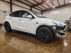 2024 Tesla Model Y White vin: 7SAYGAEE4RF176558