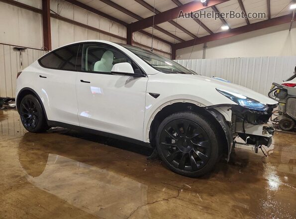 7SAYGAEE4RF176558 2024 TESLA MODEL White Front right