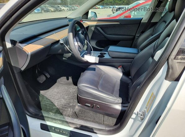 7SAYGAEE6NF523964 2022 TESLA MODEL Белый Вид салона спереди