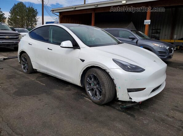 7SAYGAEE6RF191837 2024 TESLA MODEL Белый Передняя правая четверть