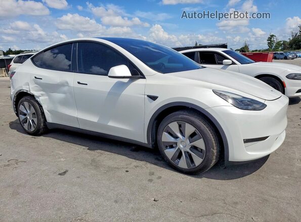 7SAYGAEE8PF669737 2023 TESLA MODEL Белый Передняя правая четверть