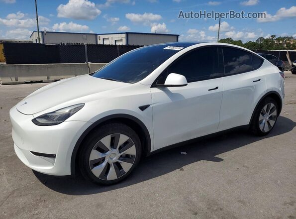 7SAYGAEE8PF669737 2023 TESLA MODEL Белый Передняя левая четверть