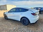 2023 Tesla Model Y Белый vin: 7SAYGAEEXPF598556