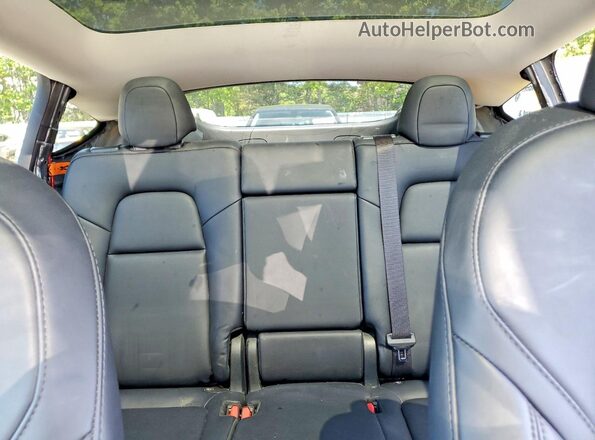 7SAYGAEEXRF077047 2024 TESLA MODEL Gray Հետևի նստատեղերի տեսք