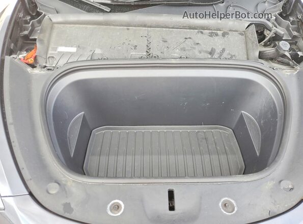 7SAYGDED0RA301528 2024 TESLA MODEL Charcoal Widok wnętrza z tyłu