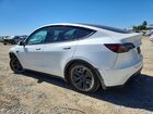 2024 Tesla Model Y Белый vin: 7SAYGDED0RF118813