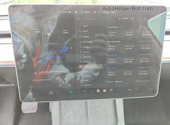 7SAYGDED1RA333405 2024 TESLA MODEL Blue Instrument cluster view