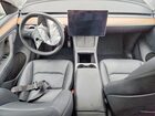 2024 Tesla Model Y Blue vin: 7SAYGDED1RA333405