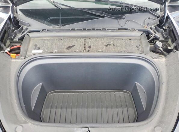 7SAYGDED2SF314063 2025 TESLA MODEL Black Engine compartment view