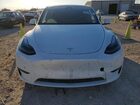 2024 Tesla Model Y White vin: 7SAYGDED6RA334582