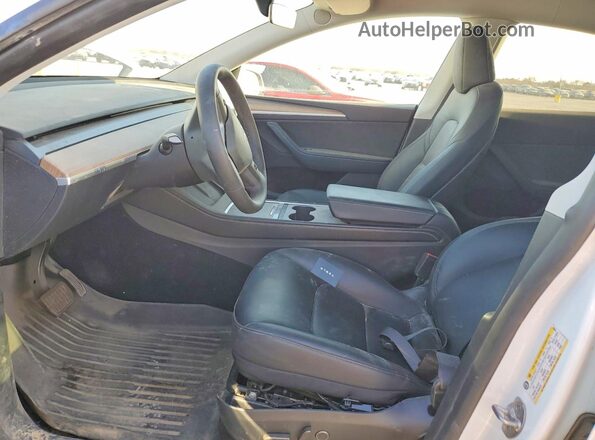 7SAYGDED6RA334582 2024 TESLA MODEL White Vista interior delantera