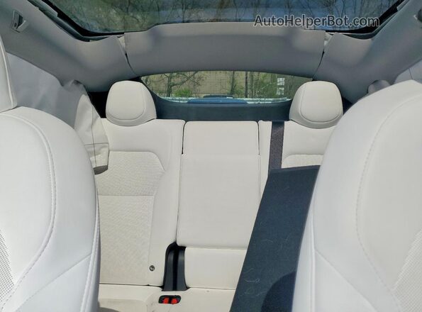 7SAYGDED6TA583763 2026 TESLA MODEL White Rear seats view