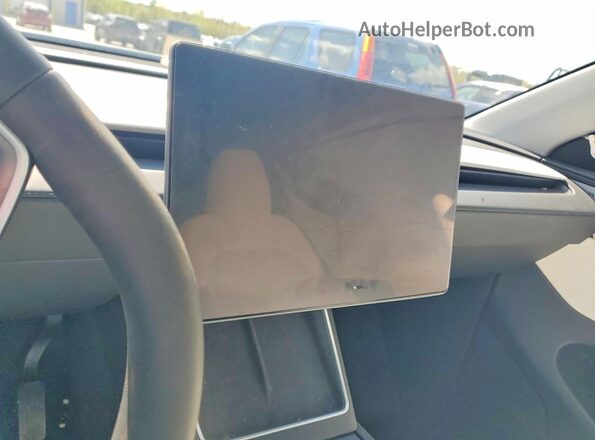7SAYGDED6TA583763 2026 TESLA MODEL White Instrument cluster view